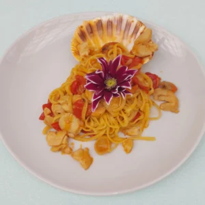 Bavette con capesante e pomodorini