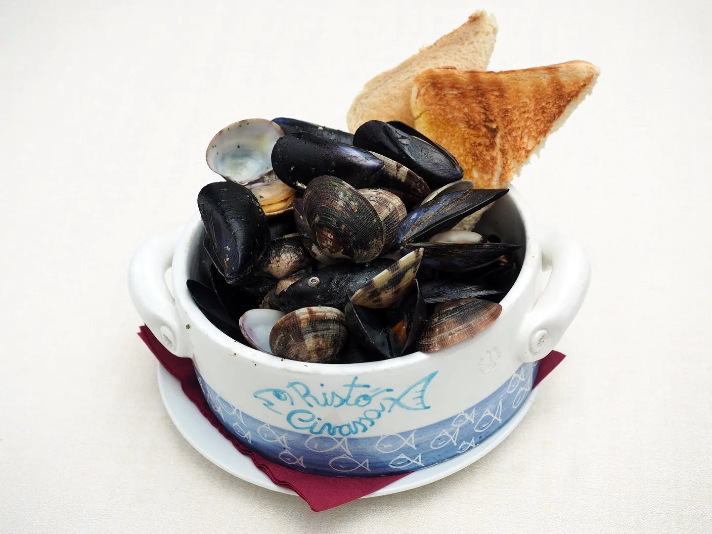 Cozze e vongole alla marinara