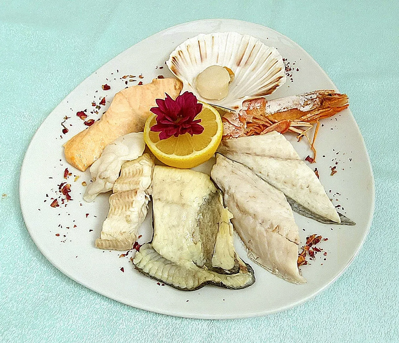 Misto di filetti di pesce al vapore