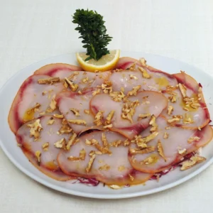 Pesce spada affumicato con trevisana e noci