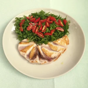 Tagliata di pesce spada* con rucola e pomodorini
